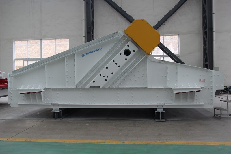 直線振動(dòng)篩坡度一般是多少？一般在0-15度之間